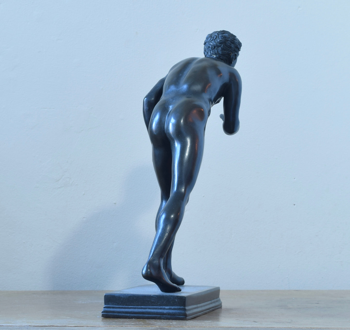 Italian Grand Tour style bronze, one of the two Runners from the Villa Des Papyri (Herculaneum Pomeii), 34cm high overall, c. 1880