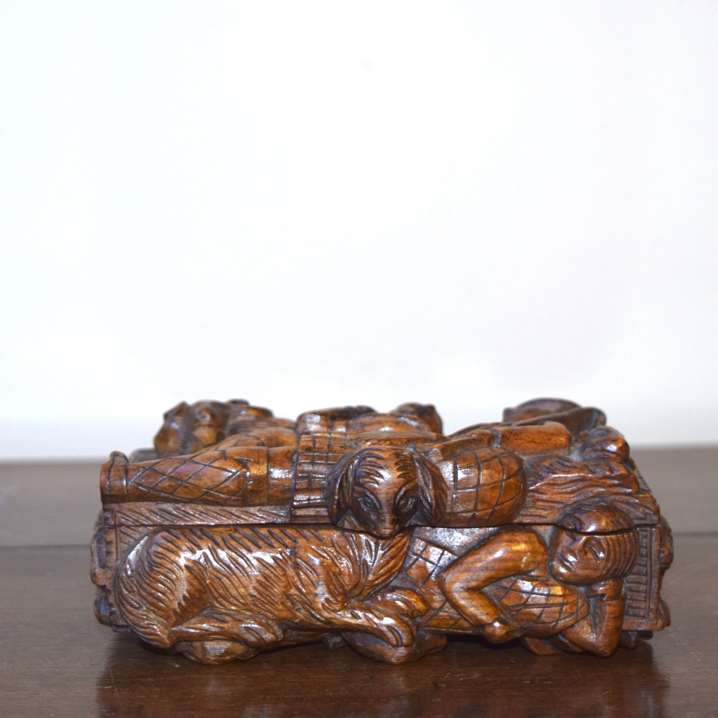 19th century Scottish Blind Jack tobacco box, carved with Tam O’Shanter