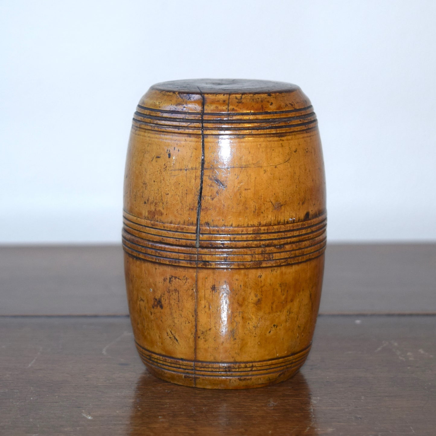 George III fruitwood barrel shaped spice jar, c. 1780